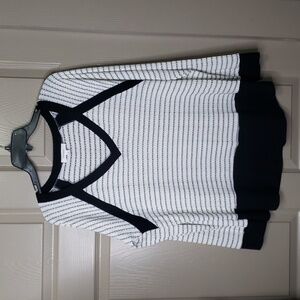 Hailey & Co black white v neck long sleeve sweater size medium